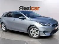Usado Kia Ceed 136 CV (100 kW) 2023 Gris Utilitario