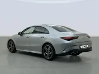 Usado Mercedes CLA200 163 CV (119 kW) 2025 Gris plata Berlina