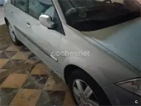 Usado Renault Mégane II Dynamique 98 CV (72 kW) 2004 Gris / plata Berlina