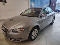 Usado Audi A4 Premium 140 CV (102 kW) 2005 Gris / plata Berlina