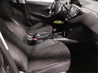 Usado Peugeot 2008 Style 82 CV (60 kW) 2018 Gris / plata SUV