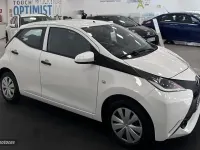 Usado Toyota Aygo X-cite 70 CV (51 kW) 2017 Blanco Utilitario