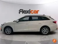 Usado Seat Leon Style 150 CV (110 kW) 2022 Blanco
