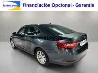 Usado Skoda Superb Ambition 150 CV (110 kW) 2017 Gris / plata Berlina