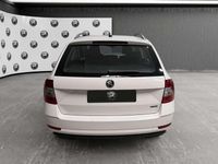 Usado Skoda Octavia Ambition 131 CV (96 kW) 2020 Blanco Familiar