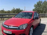 Usado Opel Astra Cosmo 150 CV (110 kW) 2005 Rojo Berlina