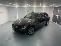 Usado Mercedes C180 120 CV (88 kW) 2016 Marrón Familiar