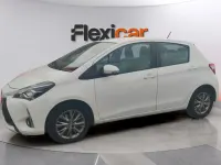 Usado Toyota Yaris Active 69 CV (50 kW) 2019 Beige Berlina