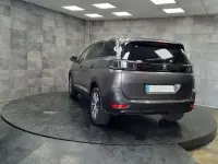 Usado Peugeot 5008 Allure 131 CV (96 kW) 2022 Gris SUV