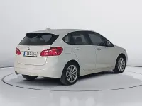 Usado BMW 225 Active Tourer iPerformance 224 CV (164 kW) 2018 Blanco Monovolumen