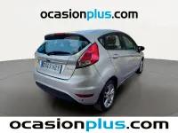 Usado Ford Fiesta Trend 100 CV (73 kW) 2014 Gris plata Utilitario