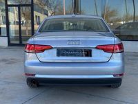 Usado Audi A4 Advanced 150 CV (110 kW) 2017 Gris / plata Berlina