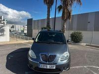 Usado Lancia Musa 90 CV (66 kW) 2009 Gris Monovolumen