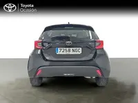 Usado Toyota Yaris Hybrid Active 116 CV (85 kW) 2025 Negro Berlina