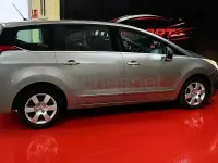 Usado Peugeot 5008 Premium 110 CV (80 kW) 2010 Beige Monovolumen