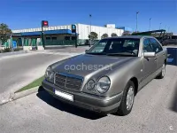 Usado Mercedes E280 Elegance 204 CV (150 kW) 1998 Beige Berlina