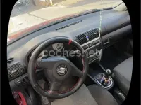 Usado Seat Leon FR 150 CV (110 kW) 2005 Rojo Utilitario