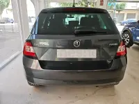 Usado Skoda Fabia Ambition 110 CV (80 kW) 2021 Gris / plata Utilitario