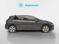 Usado VW Golf VIII Life 115 CV (84 kW) 2025 Gris Berlina