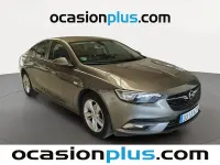Usado Opel Insignia Selective 136 CV (100 kW) 2019 Gris / plata Berlina