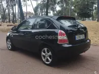Usado Hyundai Accent 110 CV (80 kW) 2007 Negro Berlina