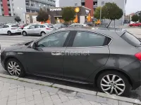 Usado Alfa Romeo Giulietta 170 CV (125 kW) 2011 Gris / plata Utilitario