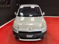Usado Peugeot Partner Tepee Outdoor 115 CV (84 kW) 2014 Gris / plata Monovolumen