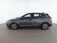 Usado Hyundai i30 120 CV (88 kW) 2019 Gris Berlina