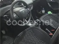 Usado Peugeot 208 Access 82 CV (60 kW) 2013 Negro Utilitario