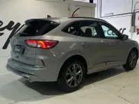 Usado Ford Kuga ST-Line 150 CV (110 kW) 2023 Gris SUV