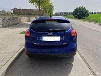 Begagnad Ford Focus Titanium 125 HK (91 kW) 2016 Blå Sedan