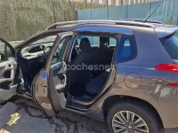 Usado Peugeot 2008 Active 92 CV (67 kW) 2015 Gris / plata SUV