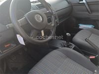 Usado VW Polo Advance 70 CV (51 kW) 2005 Gris / plata Utilitario