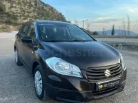 Usado Suzuki SX4 GLX 135 CV (99 kW) 2014 Marrón SUV