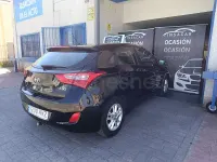 Usado Hyundai i30 100 CV (73 kW) 2014 Negro Berlina