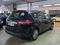Usado Ford S-MAX Trend 140 CV (102 kW) 2011 Gris / plata Monovolumen