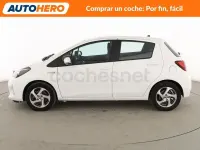 Usado Toyota Yaris Hybrid Active 100 CV (73 kW) 2016 Blanco Berlina