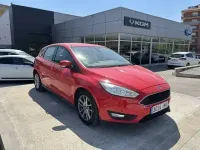 Usado Ford Focus Trend 120 CV (88 kW) 2016 Rojo Berlina