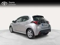 Usado Toyota Yaris Active 116 CV (85 kW) 2022 Plateado Utilitario