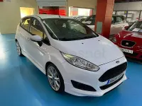 Usado Ford Fiesta Titanium 125 CV (91 kW) 2017 Blanco Utilitario