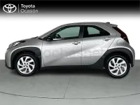 Usado Toyota Aygo X Play 72 CV (52 kW) 2024 Gris / plata SUV