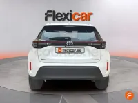 Usado Toyota Yaris Cross Active 116 CV (85 kW) 2024 Blanco SUV