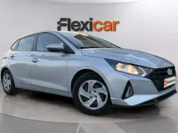 Usado Hyundai i20 84 CV (61 kW) 2022 Gris Utilitario