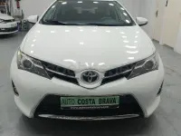 Usado Toyota Auris Active 132 CV (97 kW) 2014 Blanco Familiar