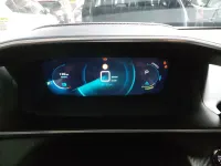 Usado Peugeot e-2008 Allure 100 kW (136 CV) 2023 Gris SUV
