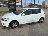Usado Kia Ceed Active 126 CV (92 kW) 2011 Blanco Utilitario