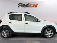 Usado Dacia Sandero Stepway 90 CV (66 kW) 2017 Blanco Berlina