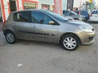 Usado Renault Clio II Authentique 75 CV (55 kW) 2009 Beige Berlina
