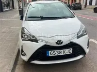 Usado Toyota Yaris City 69 CV (50 kW) 2018 Blanco Berlina