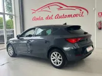 Usado Seat Leon Style 116 CV (85 kW) 2022 Gris Utilitario